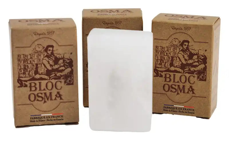 Safety razor on branded background